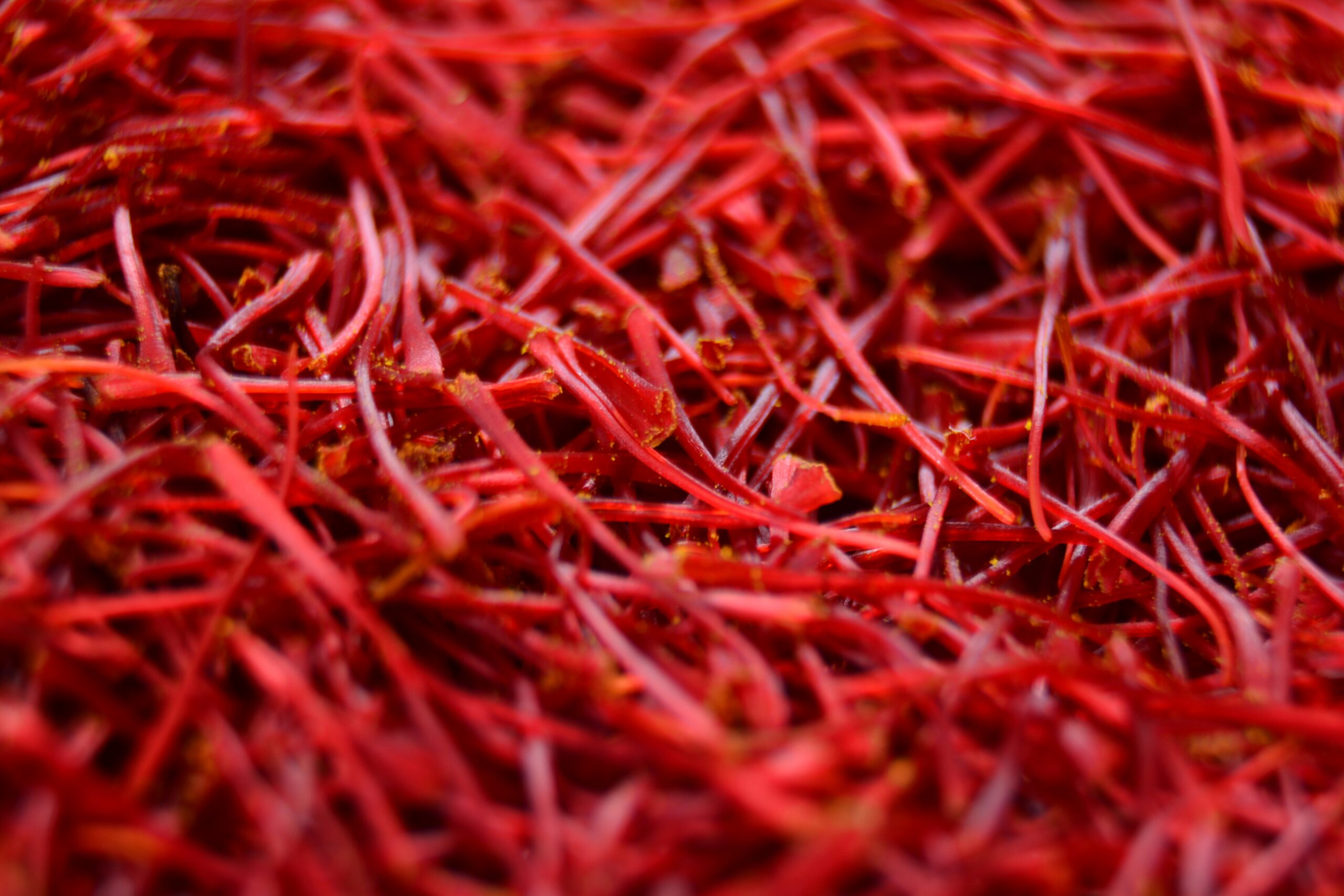 Saffron (Kesar) Benefits for Skin, Health & Women: Everything You Need to Know